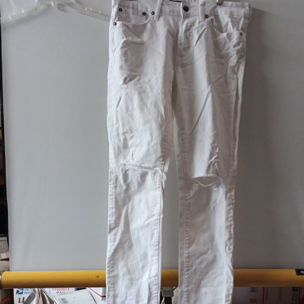 Aero Size 30x30 Distresed White Denim Jeans (SKU N154)